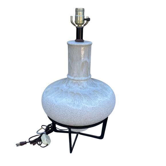 Vintage Mid Century Modern Drip Glaze Textured Neutral Lamp on Metal Base - Picture 2 of 10